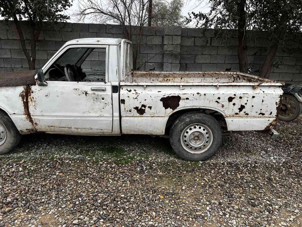 بكم 80 للبيع
كير ومحرك جدد تايرات جدد السياره شغاله الكشر اي خياس مابي تشتغل سلف واحد 
السعر مليون ونص وبيها مجال 
***********
