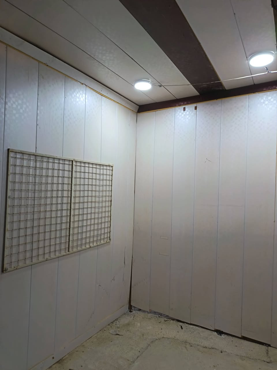 كشك brs للبيع
عرض 5 متر
النزال 3 متر
مغلف جدار ثانوي
السقف سندويج
مكان بابل
سعر ٢٢٥ وبي مجال
للاتصال ***********
