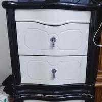 عندي غرفة للبيع مستعمله هيه وملحقاته كامله عنوان الكريعات للأستفسار 07...