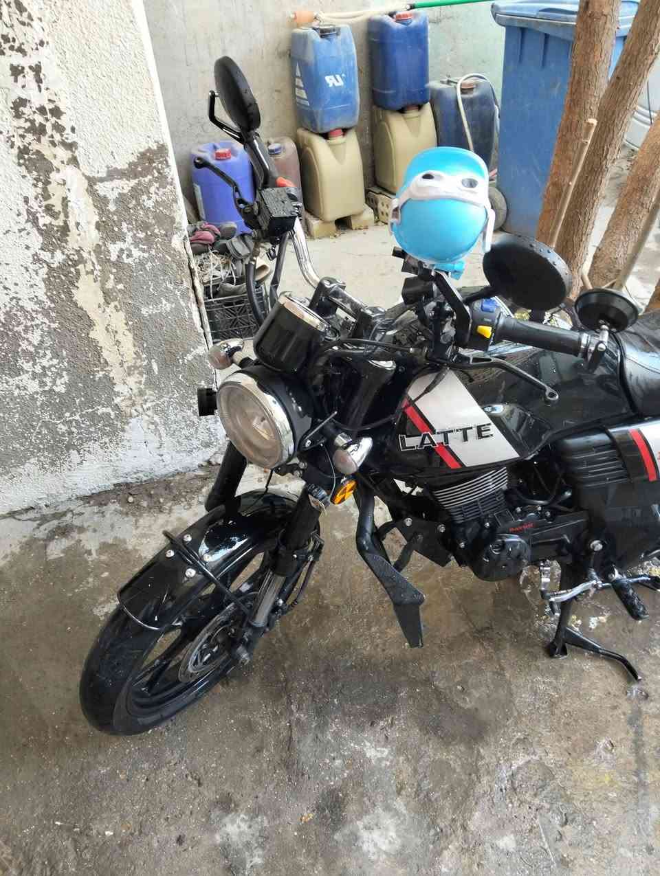 دايون لاتي موديل 23 رقم بغداد كامله اي نقص مابيها مكينته مكفوله المكان البياع الشرطه الخامس السعر مليونين و 400 
الرقم ***********
وتساب موجود
