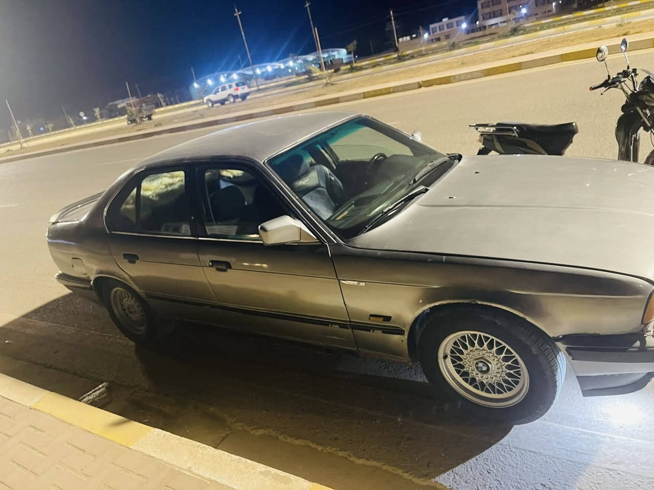 للبيع بيم 525Aمكان رمادي كير عادي بلاديه
***********
