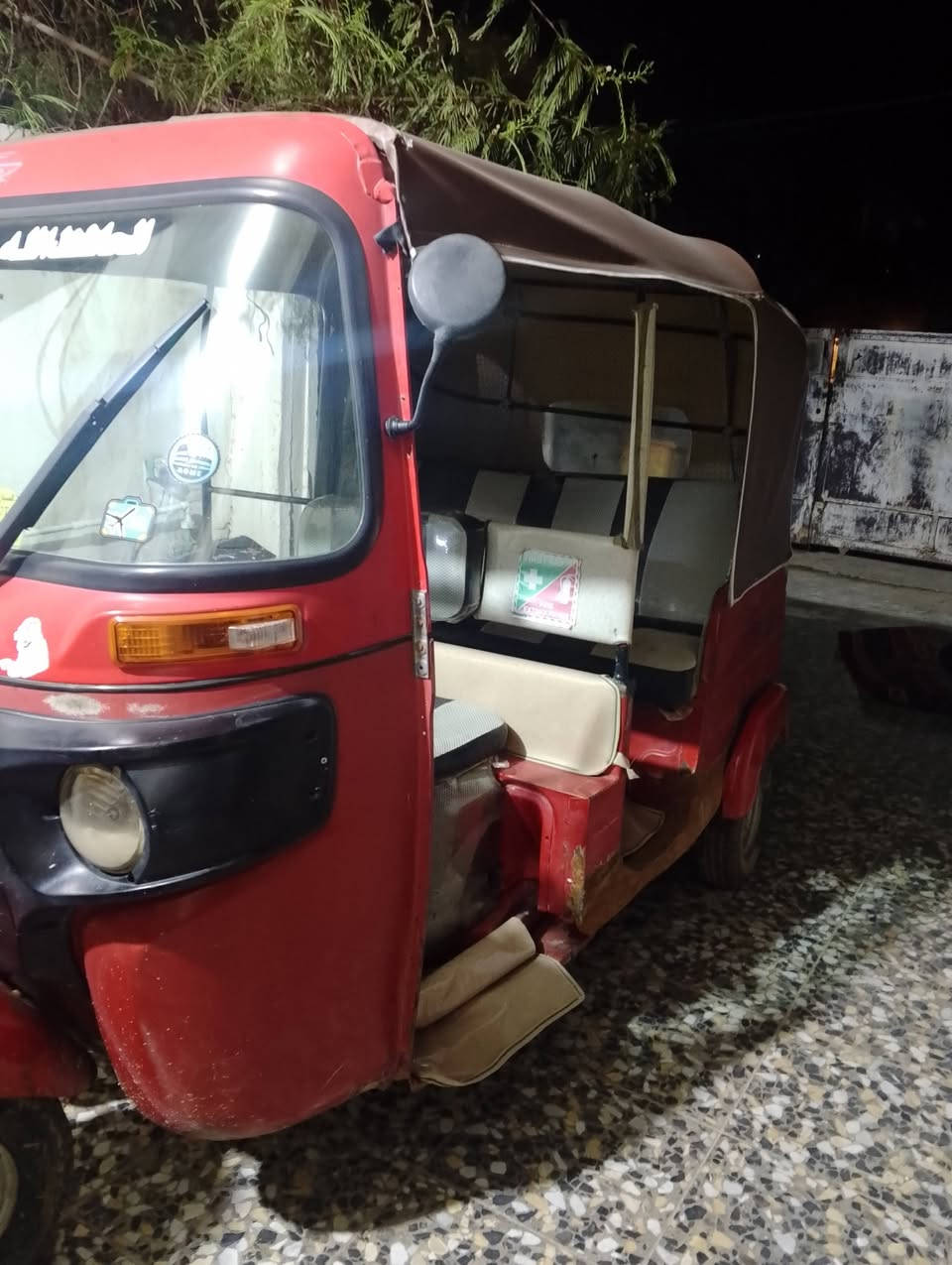 سلام عليكم تكتك للبيع موديل 17لا صبغ ولا ضربه بلاديه فقط دوسات امعمره او ما مصبوغه مكينه 20تكتك خير من الله كبل لشارع اشراي يتصل ويدلل ***********
