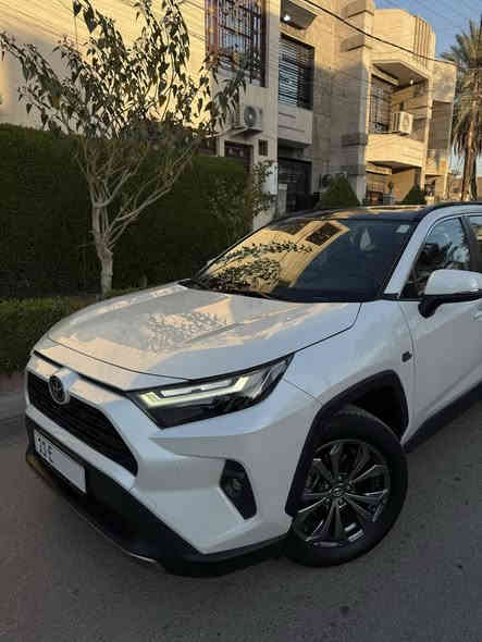 ‏السلام عليكم 
تيوتا راف 4 2023 عشرينية 
خليجي فول 1/1 
5 كامرات 
بونراما
كشنات جلد + كهرباء + تدفئا 
سايد بريك كهرباء 
اوتو هولد
3 انظمة قيادة
شاحن واير ليس 
بك لايت LED 
لايت زينون عالي ناصي 
ويل كب كروم حجم 18 
حساس امامي خلفي
مري شفط
اشاير مري 
نفكيشن 
بصمة 
رادار امامي 
قطعتين تبريد
تبريد شاشة
شاشة ابل كار بلي 
دشبول دجتال
جام 4 اوتو
محرك 2500 بانزين فقط 
رقم بغداد باسمي + هزه جديدة
السيارة مكفولة كفالة عامة عده بارد شبرين 
مكان السيارة بغداد البنوك 
السعر : 25 الف دولار (250) ورقة 
للاستفسار: *********** يوسف
