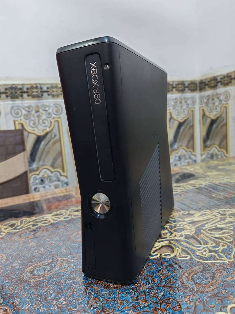 السلام عليكم للبيع جهاز اكس بوكس360
جهاز نضيف جداً مابي أي عطل 
يجي ويا جوستيك  و كامل ملحقاته 
السعر:100 الف وبي مجال 
للاستفسار اتصل على الرقم :***********
