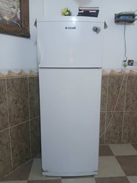 للبيع مكينه خياطه +ثلاجه +ساحبه كل وحده وسعره اتصل ودلل 07722423956