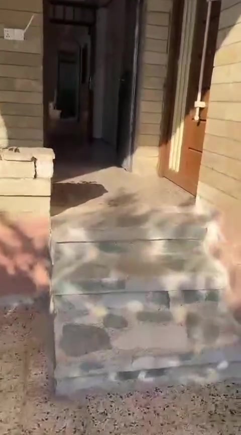 بسم الله الرحمن الحيم
متاح دار.   للايجار. 
حي البكر خلف مطعم بيت جدي 

مساحه 220 متر طابقين 5 غرف نوم تفاصيل في الفيديو للاستفسار  (. سعر.  600 الف )
***********
***********
مكتب البرج الذهبي للعقار
