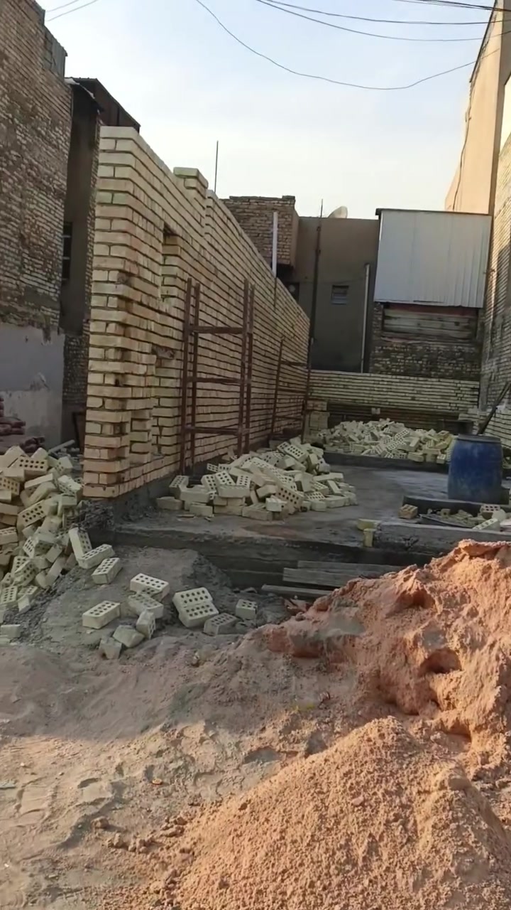 دار للبيع قيد الانجاز مساحه 100متر بناء حديث الحريه الدور شارع ابو حطاب اول فرع
تسليم مفتاح فول مواصفات يحتوي على 4نوم وصاله وماحقات وصحيات عدد3 للاستفسار ***********واتساب
