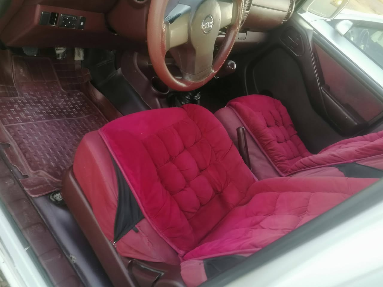 للبيع او مراوس حسب القناعة نيسان نيفاره موديل ٩ كير عادي رقم أربيل دولي الشرعى موجود تحويل مباشر محرك كير ذهب سياره بدون صبغ السعر ٩٠ وبيه مجال للشراي *********** خابر وتدلل مكاني الشركاط سياره مال جناي
