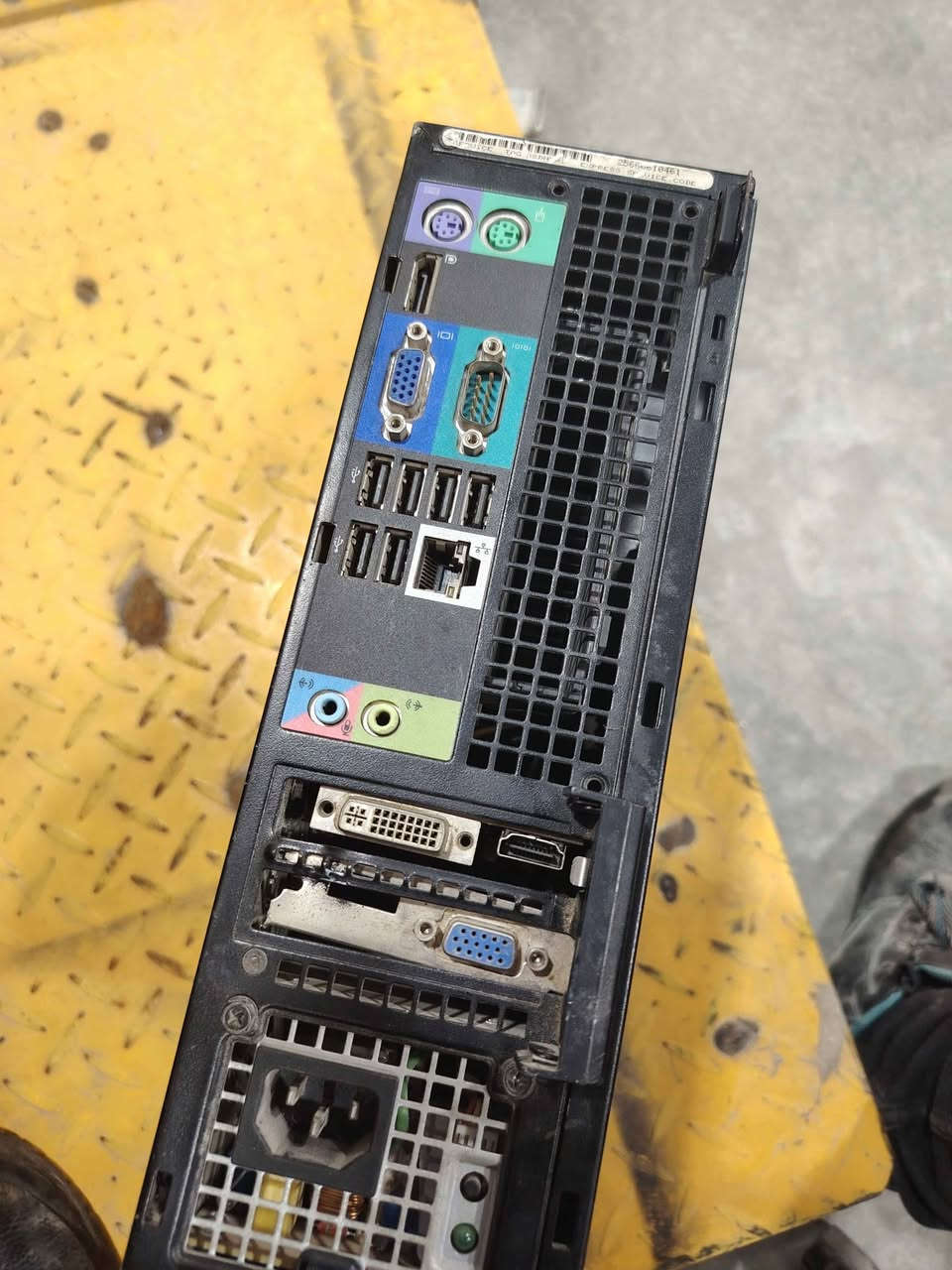 سستم دلل 
كور اي 5 جيل 2
رام 4
هارد hdd 160GB
كارت شاشة 2 كيكا
السعر 35 الف بغداد, العراق


**إذا كنت صاحب هذا الإعلان وتريد حذفه لأي سبب، رجاءا أرسل رسالة إلى الدعم الفني**