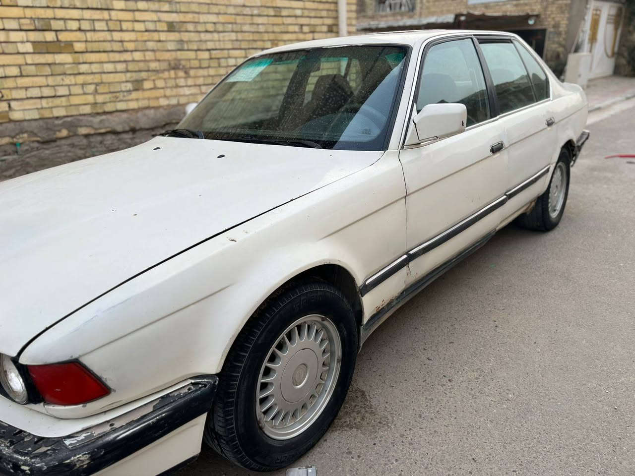 السلام عليكم
للبيع بيئم دبليو735 رقم بغداد  مميز الماني مشروع وطني اللون ابيض مكينة 3٠5 سيارة موجودة في كربلاء جاهزة مكينة وكير وحدادية وباتري جديد وتايرات جديدة ويل كب اصلي نواقص بسيطة جدا ترايك وين ما يعجبك موديل1987 السعر 52 وبيها مجال بسيط للاستفسار الاتصال ***********
