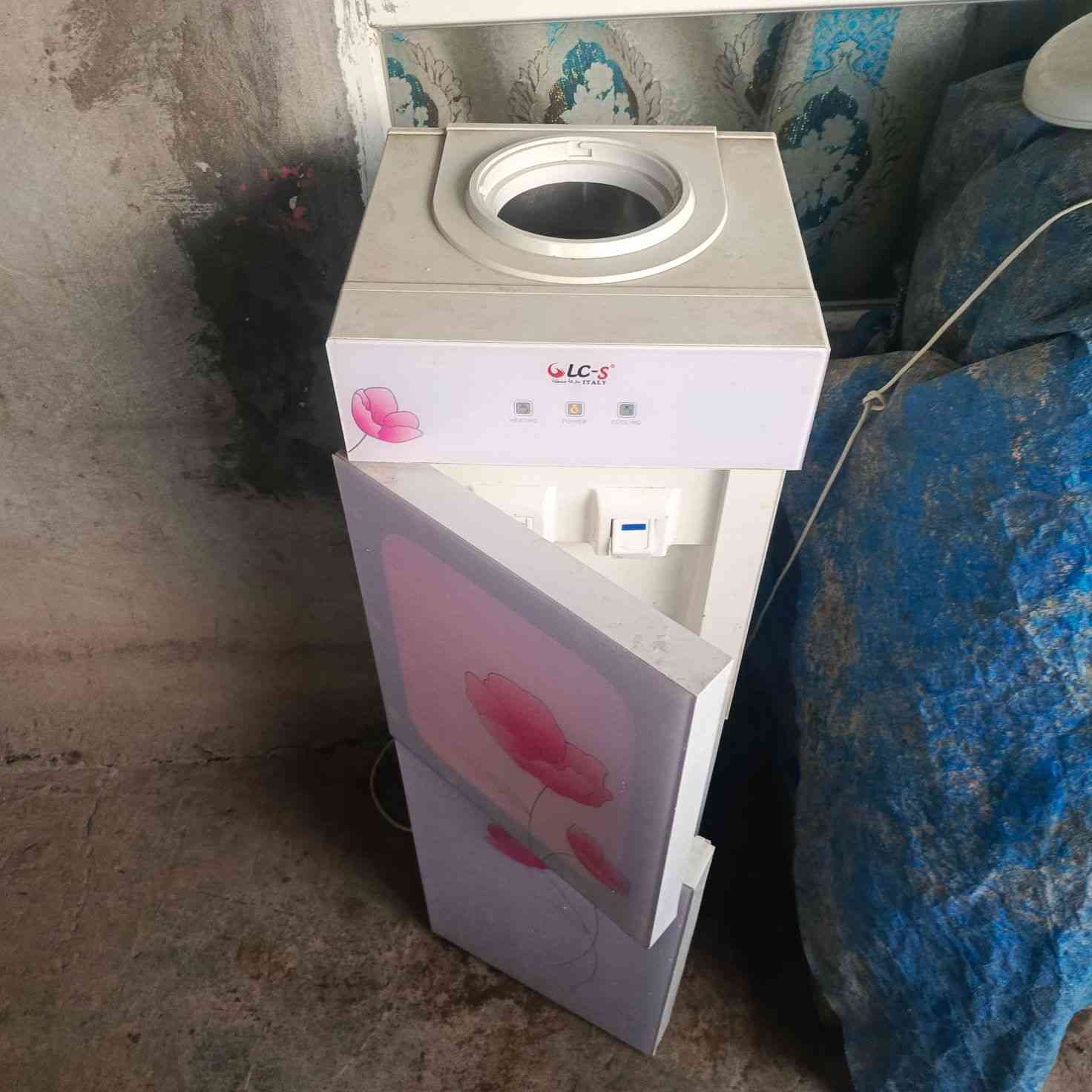 براد شرط الشقل
نظيف 🚿🚿

السعر 🔥مناسب
*********** ع واتساب
