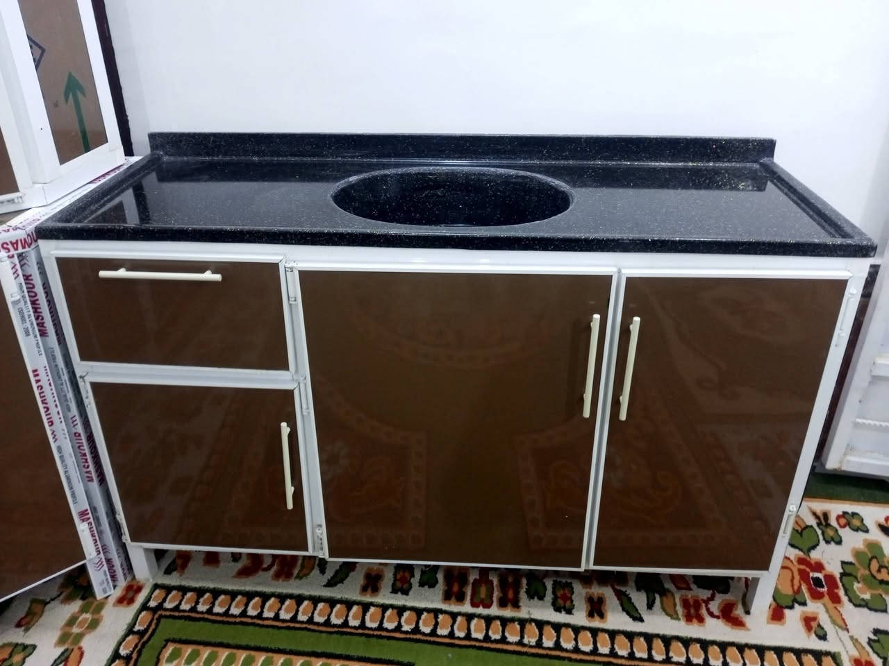 يا رزاق للبيع السعر 925 أخو الجديد تسكام فرته كله ست أمتار أو نص بس السنك مرمر الشراي يراسني خاص ادزله الفيديو والعنوان ***********
