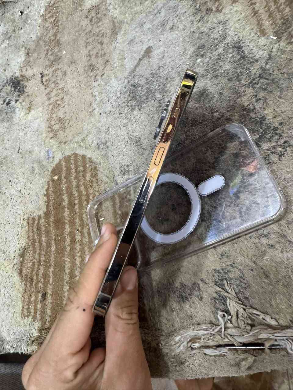 سلام عليكم 13برو ماكس   بطاريه 88 كفاله عامه ذاكره 512 نقال كلش نضيف ولا مفتوح لون شمباني  كلش حلو كارترنه ويا  سعره 700 وبي مجال بكاني البصره المطيحه مقابيل كليت الفرقدين وهاذ رقمي ***********
