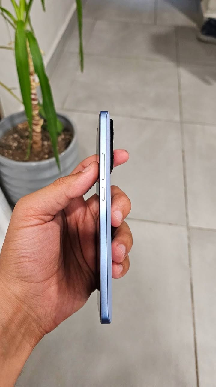 السلام عليكم 
جهاز شاومي 13T Pro اصلي آيتي لوبي نظافة فول مثل ما موضح ملحقات كاملة
مداخل اي تصليح 
 
مواصفات معروفة
شاشة اومليد 6.67 انج ، تحديث 144 هرتز مفول للالعاب ، يدعم صوت Dolby vision , hdr+
ذاكرة 512 , رام 12 
شحن 120 واط ، مقاومة ماء وغبار IP 68 , خلفية جلد ازرق مميز ومواصفات هواية 
السعر 450 الف 
مكاني حي الجهاد واتساب ***********
