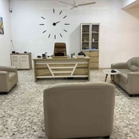 ميز مكتبي وكرسي و الملحقات كما موضح في الصورة بسعر 300 الف نص تخم لون ...