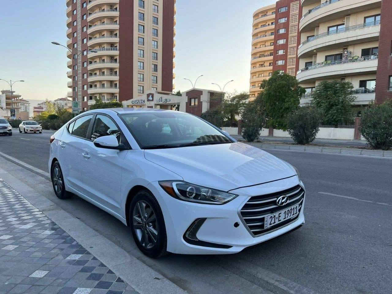 هیۆندای النترا 2018 مواصفات امريكی
مەکینە گەورە مەرغوب 
80 ميل  روشتووە 
شاشه گه وره 
راداري ئاوينه
تراكشن
درايڤ مود
كوشن گه رم 
يه ك پارچه بوياخ و كارتي هه يه له دوو ده رگا

سعر : لە کۆمێنت داوای بکە ڕاستەوخۆ بۆت دێت 🤖 

سه نه وي و ره قه م تازه يه تا ٢٠٣٠
هيچ مه سره فيكي تيا نيه 
بێ ئێرباگ و بێ ناو گرتن

ژمارەی خاوەنەکەی 
 ***********
