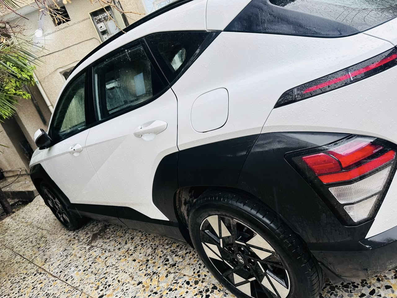 السلام وعليكم كونا للبيع
 موديل 24 خليجي مكفوله
مكينه 2000 فول مواصفات
ماشيه 23الف قابل للزياده
السعر 207$ بيها مجال بسيط 
للاستفسار***********
