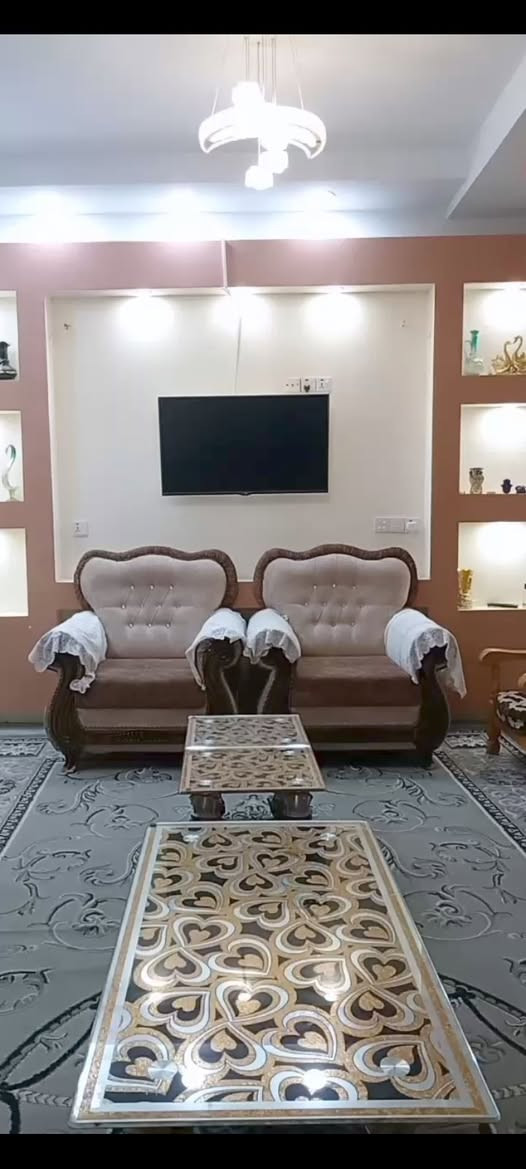 تخم اصلي مستخدم اخو الجديد ١٠ مقاعد السعر ٥٥٠ وبي مجال الاستفسار والاتصال ع هذه الرقم ***********
