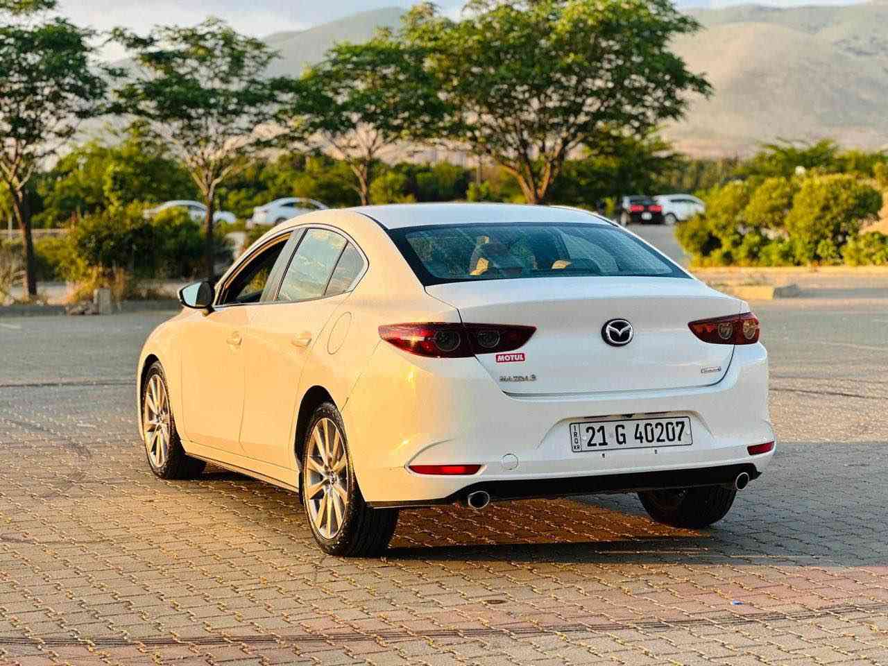 بسم الله رەحمان رەحیم

Mazda 3 
مۆدیل ٢٠٢٣
فولە بەس داتاشۆ نیە
٣٢ هەزار ڕۆشتوە
چەمەلەخی دوای سەیاق سنوق بۆیاخە 
پیشی کەپسە
ناو زەردە
ڕەسمی حادیسەکیم دانەوە 
٢٥٠ مەسرافی تیانیە مەزبوت جایزا
نرخ ١٥٥ گەلا مەجەل 
0771 885 0202 السليمانية, العراق
