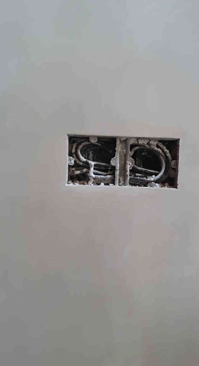 السلام عليكم شغل نضيف درجه اولئ والاتزام بالموعد لبخ +سراميك +ابياض +سطار جص مراسلتي خاص او تصال ع الرقم ***********او0***********بيك خير ودلل
