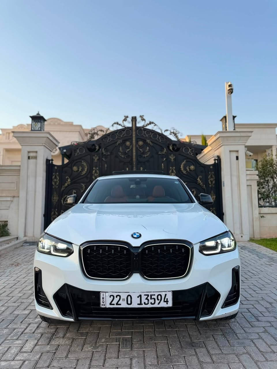 BMW X4 xDrive 30i /// M Sport Package بي ام دبليو   
‎
السياره M packeg اصل 🐎
المواصفات:
‎☑ موديل-2024
‎☑ 2000 توين تيربو 
‎☑ لون مميز ابيض 
‎☑ فتحة سقف بانوراما
‎☑ اضوية Adaptive LED Headlamps
‎☑ جنط 20 انش 
‎☑ كاميرات +حساسات 360 درجة - اصطفاف آلي
‎☑ غرفة جلد مميزة (Sports seat)
‎☑ اضاءة داخلية 
‎☑ تعتيم ليزر  
‎☑ شاشة كبيرة متعددة الوظائف + Apple Car Play
‎☑ مفتاح تشغيل واصطفاف
‎☑ نظام ملاحة
‎☑ نظام المحافظة على المسار وقراءة الاشارات
‎☑ نظام صوتي 
‎☑ كراسي كهربائية
‎☑ تبريد+تدفئة  كراسي امامية

والعديد من الاضافات :

السعر : 368 $

الحادث حافة البونيد وراس الجاملغ 
سيرفس عروش
بدون نقص او مسج

📍 اربيل 
فقط اتصال

‏
📱***********
