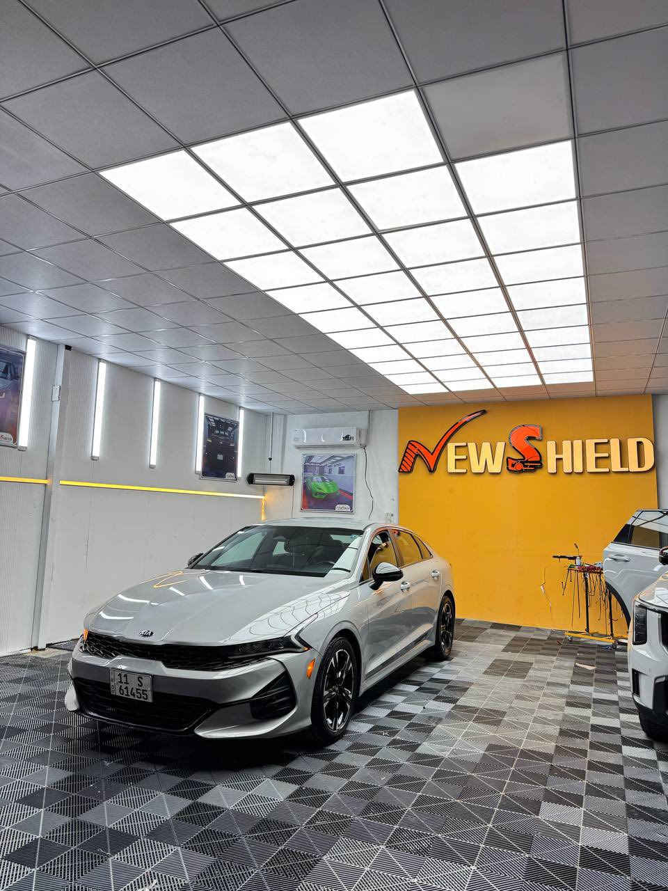 السلام عليكم 
K5 2021
الموصفات 
رادارات جانبيه وخلفيه وماميه 
بصمه 
تشغيل عن بعد 
فتح الصندوق عند الاقتراب 
ترحيب
دفع امامي 
محرك ١٦٠٠torbo
نضام اوتو هولد 
اربع انضمت قياده 
قياده ذاتيه 
مثبت سرعه 
مثبت مسار 
لايت زنون اربع عدسات 
السياره فول عده الاربع كامرات ولبنورامه 
ضربتها بابين مبدلات وربع الجاملغ الوره مضروب اكلير توحيد لون 
السعر ١٧٣
الرقم : ***********
