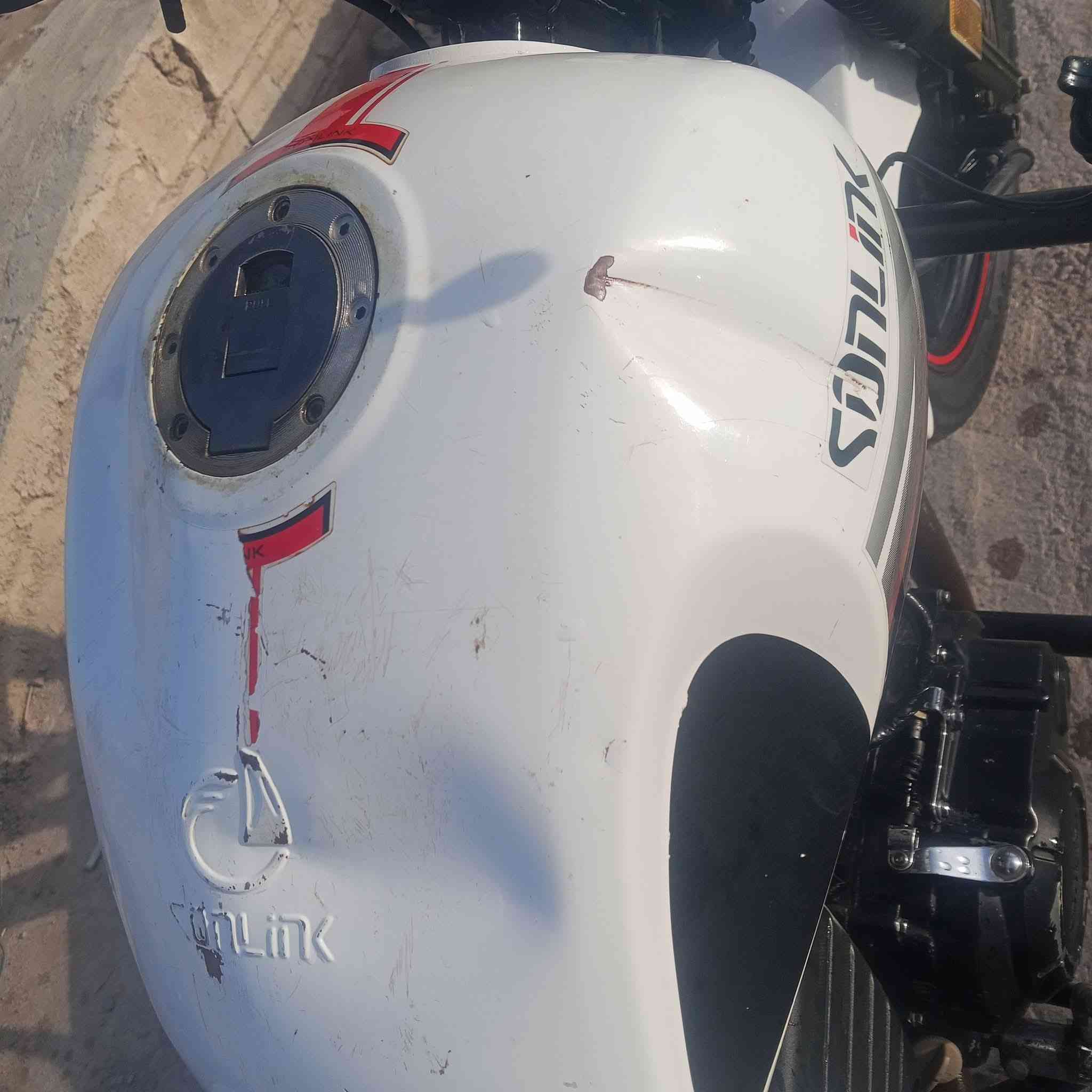 سلام عليكم دايون موديل 22للبيع  اوراق سحب محرك 200نضيف مابي نواقص كامل مكمل كهربائيات كامله مكان تقاطع القدس رقم ***********
