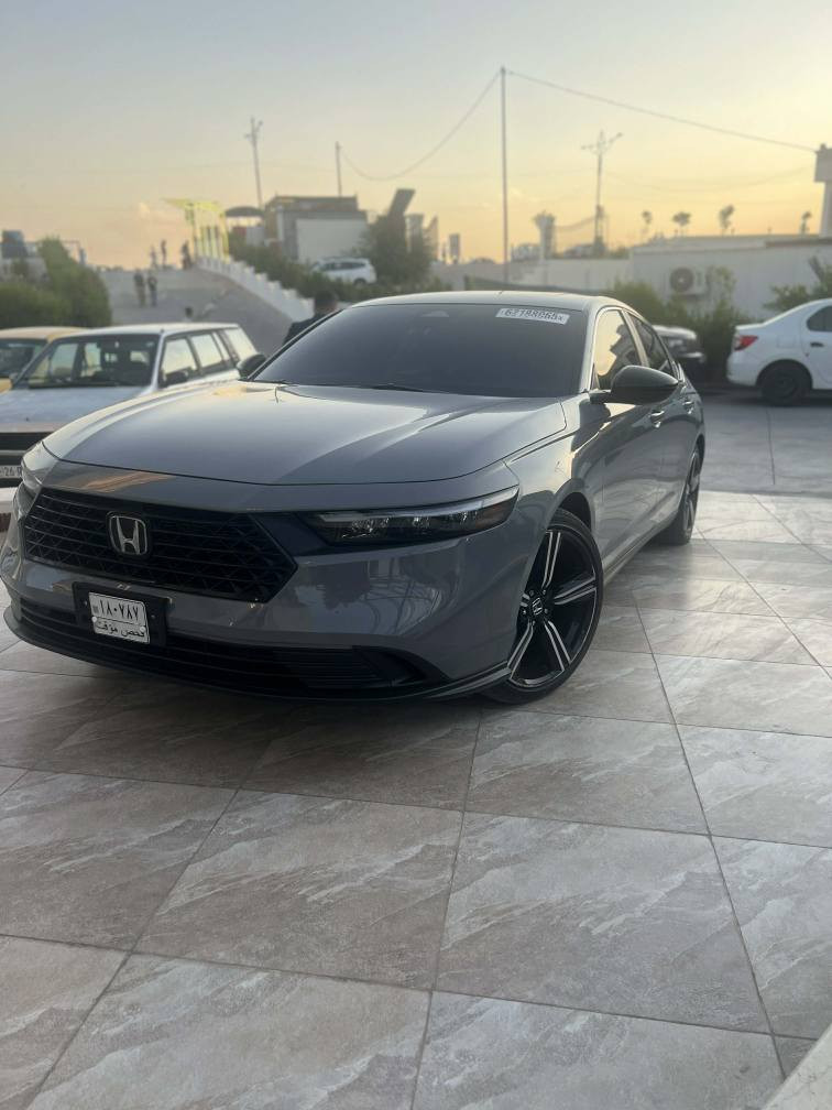 هوندا اكورد سبورت هايبرد موديل 24 سلايت بيها صبغ بوند فقط السيارة تترقم اي محافظه تريد بدون فلوس فقط رسم بسيط السياره جديده بمعنه الكلمه راديترات شركة حتى دعميه مالتها ابيها صبغ رجعت  تلفون لتواصل *********** موصل, نينوى
