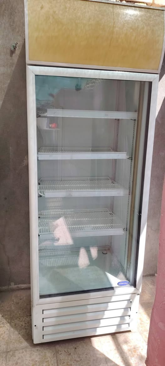 عارضات عمودية شرط شغل وتبريد نضيف جدا شراي يتصل *********** موجود وتساب البصرة, العراق
