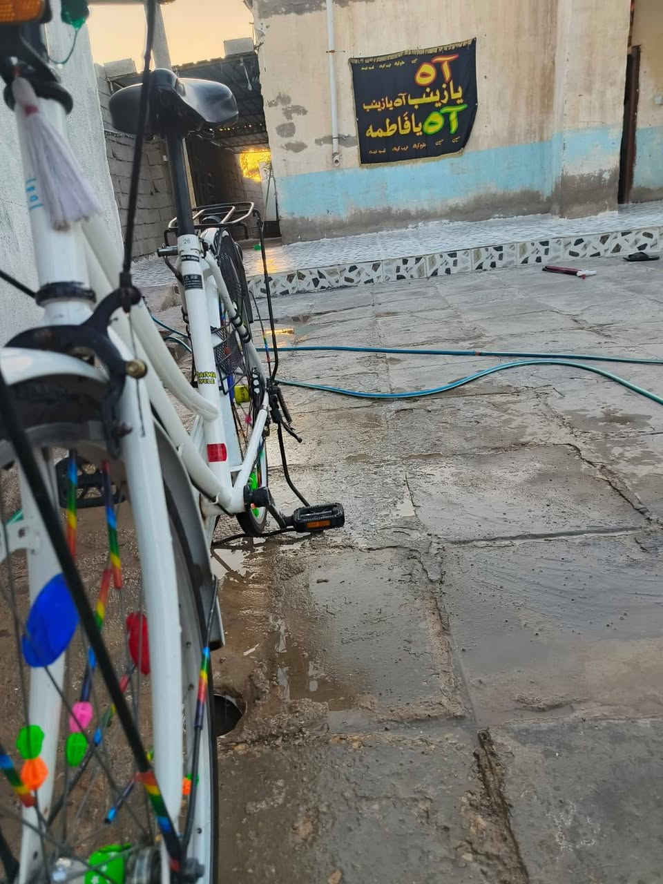 سلام عليكم شباب بايسكل للبيع حجم 26 والنظافه 100%100 لان مستعجل اريد ابيعه المو شراي لايتعبني السعر  ***********
