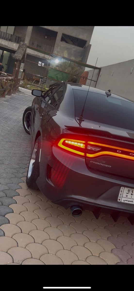 جارجر موديل 2015 لون فيلي  6 اسلندر الفئه sxt كشنات تدافئه وتبريد شاشه كبيره ابلاديه كير ومكينه وتبريد جديده سيارة قطرة صبغ مابيها ولا حادث بيها بيها بس بارد قليل بجاملغ الامامي وباب الصدر بس والباقي كفاله. سياره حلوه وتعبان عليها مامتعوبه صارف عليها هواي مكاني كربلاء. الاستفسار ات ***********) السعر ١٧٠ وبيها مجال

