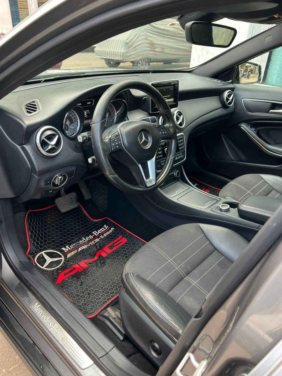 للبيع من المالك مباشر
Mercedes gla 200 2015
 188.000 km
 راشة جانبين فى التوكيل نظافة 
 رخصه ٣ سنوات
 مرور بولاق و الزمالك
للتواصل واتساب أو فون للجديه 01060352162 القاهرة, مصر


**إذا كنت صاحب هذا الإعلان وتريد حذفه لأي سبب، رجاءا أرسل رسالة إلى الدعم الفني**