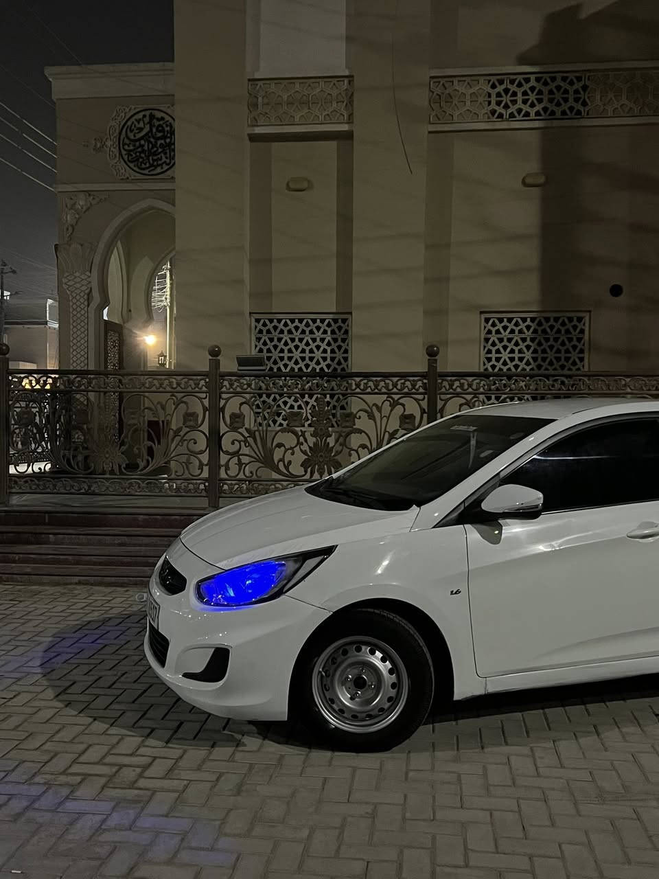 اكسنت 2013 خليجي للبيع مكينة 1.6 قطرتين دوش
نص فول كفالة كير ومكينة وتبريد حدادة 100/100 جاهزة 
بيها طخة ورشات صبغ قليله وبارد موضحات بلسونار ☝🏻 
باب السايق مبدل تفصيخ ( ابيع مصبوغ ) مع العلم هوه مامصبوغ سعر 87 وبيها مجال مكاني بصرة ***********
