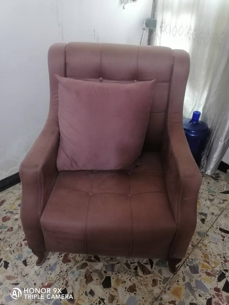 تخم 7 مقاعد نظيف سعر 200 بغداد حي الجهاد *********** بغداد, العراق
