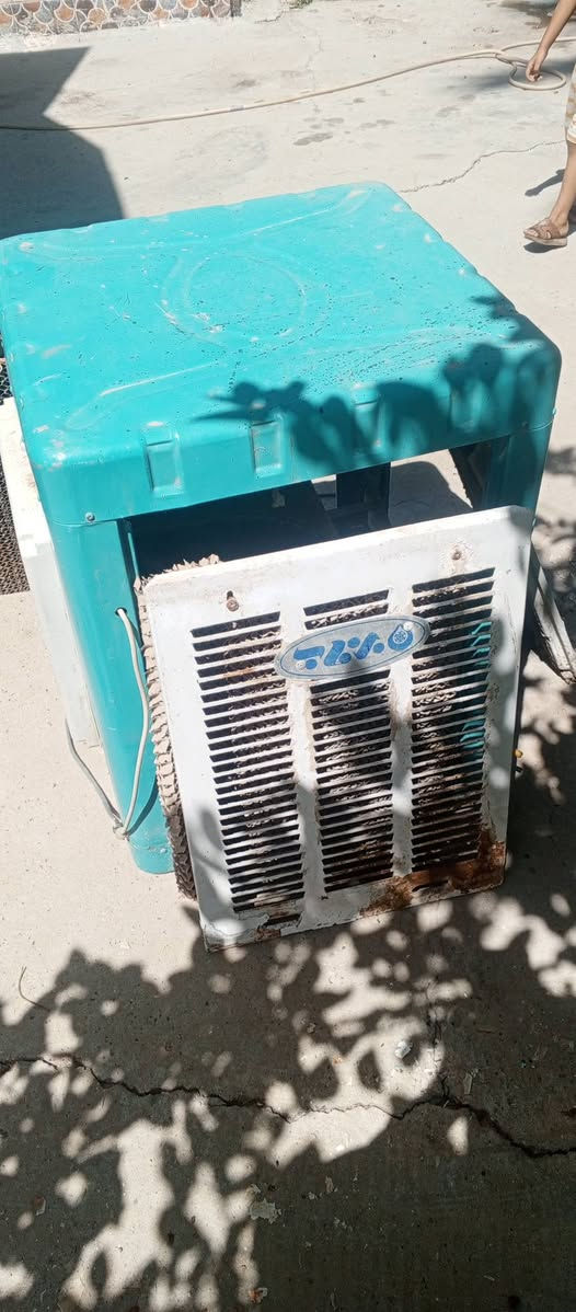 مبردة حجم وسط نظيفة كلش ماطور واتربم شغالات ستندر ما مفتوحات الشراي يتصل ع
***********
***********
