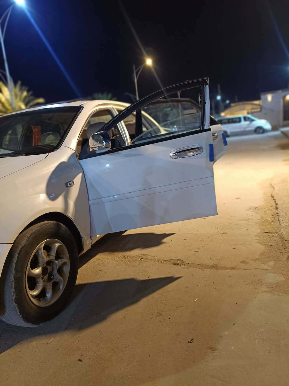 السلام عليكم للبيع. سازوكي.  فورنزه موديل2007.
رقم انبار الدولي تحويل مباشر
 بيه صبغ 3 قطع فقط.  
محرك.  كير. صدر  تبريد.  كله   جاهز
محرك 2000
المكان: الانبار الكرمه
السعر: 50 وبيه مجال 
رقم الهاتف:***********
