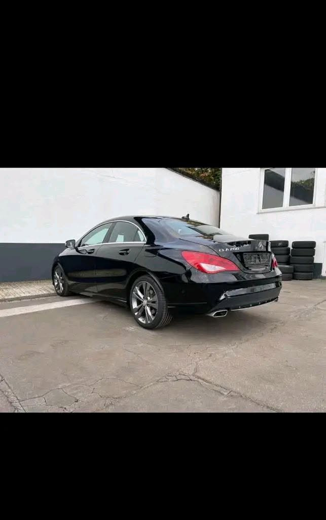Cla200 موديل 2016(الماني🇾🇪)
عداد 120الف من بلادها
1600cc
فئة أولي 
مرور اسكندرية
فابريكة بالكامل 
صيانات الماني 
كاوتش وصالون مخملي فابريكا حالة ممتازة وحساسات ركن ومثبت سرعه
رخصة سنة 
معاينة الإسكندرية


**إذا كنت صاحب هذا الإعلان وتريد حذفه لأي سبب، رجاءا أرسل رسالة إلى الدعم الفني**