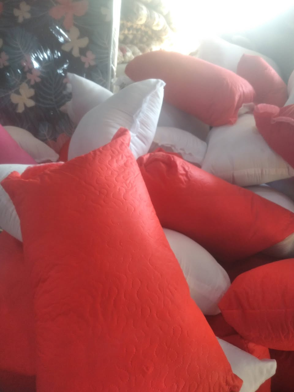 اللهم صل على محمد وال محمد
وصول مخاد ديباج نوعية درجة اولى 
الالوان السعر 2000
الأبيض 2500
العنوان المدحتية مقابيل دائرة الزراعة بإدارة عادل الرويعي مجمع الروان للمفروشات العصرية ***********
يوجد توصيل
