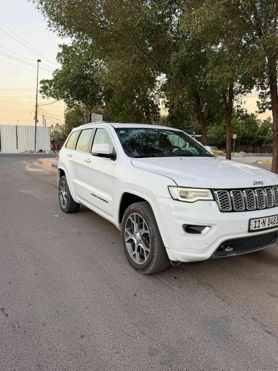 السلام عليكم للبيع Jeep اوفرلاند وكالة هارلم رقم بغداد
معروفه مواصفات الاوفرلاند فووول مواصفات للأخير 

2019

صندوق كهرباء 

جكات

شفتات ستيرن 

محرك 3600 / V6 

ماشية 63 mi 

شفتات ستيرن 

توقف ذاتي عند الرجوع

بصمة

بانوراما

و هواي موصفات بعد 

السيارة مكفولة من الصبغ و التبديل 

بيها مكانين بارد  قليل كلش 

السعر 275 و بيها مجال

مكان السيارة بغداد 

للتواصل :- ***********
