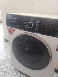 غساله اوتوماتيك للبيع نضيفه الكرت مالها عطل وكالو تصليحه ب٢٥ الكرت فقط...