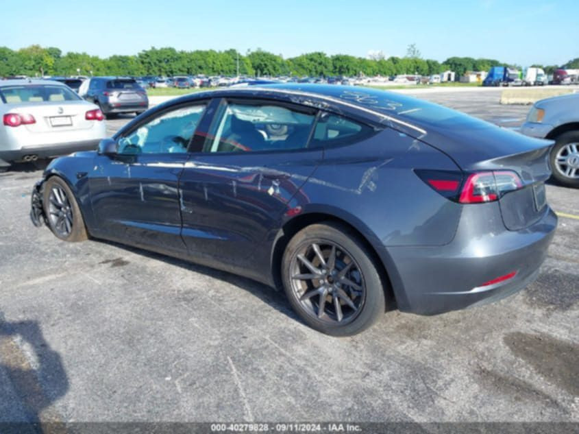 للبيع تسلا مودل 3 تك ستاندر اون لاين

حادث قطعة وحدة فقط تبديل

سيارة تخبل ماشية 40 الف الي يدور سيارة نضيفة حادث خفيف 

السعر 160 مكاني بغداد وبسمي السيارة

***********
