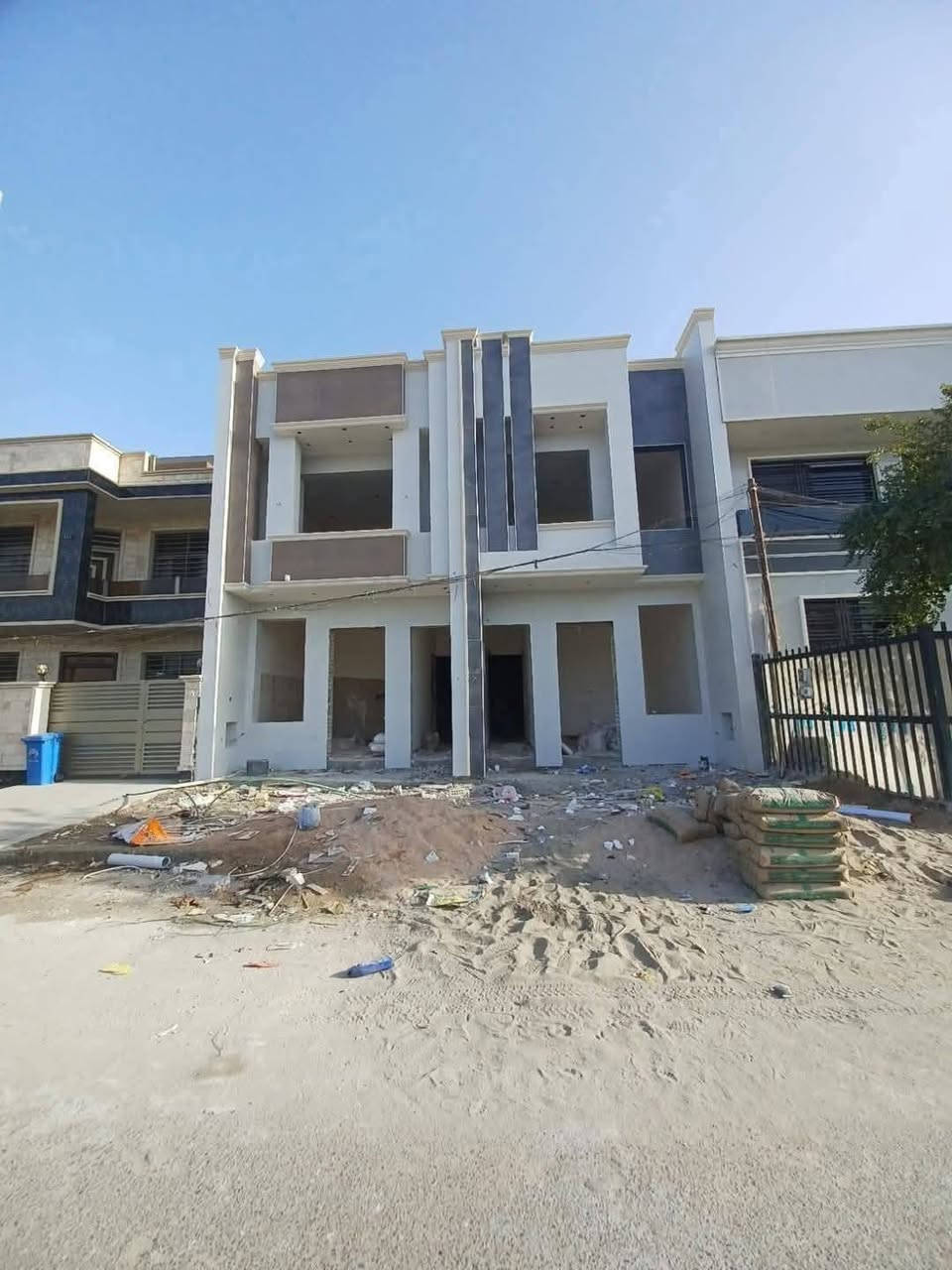 تونات 75 متر للبيع واجهة 5
كل دار يحتوي على هول صالة منور

 مطبخ وخدمات  غرف نوم عدد4

حي الجهاد الاساتذة خلف 4 شوارع

للاستفسار ☎️ *********** واتساب
