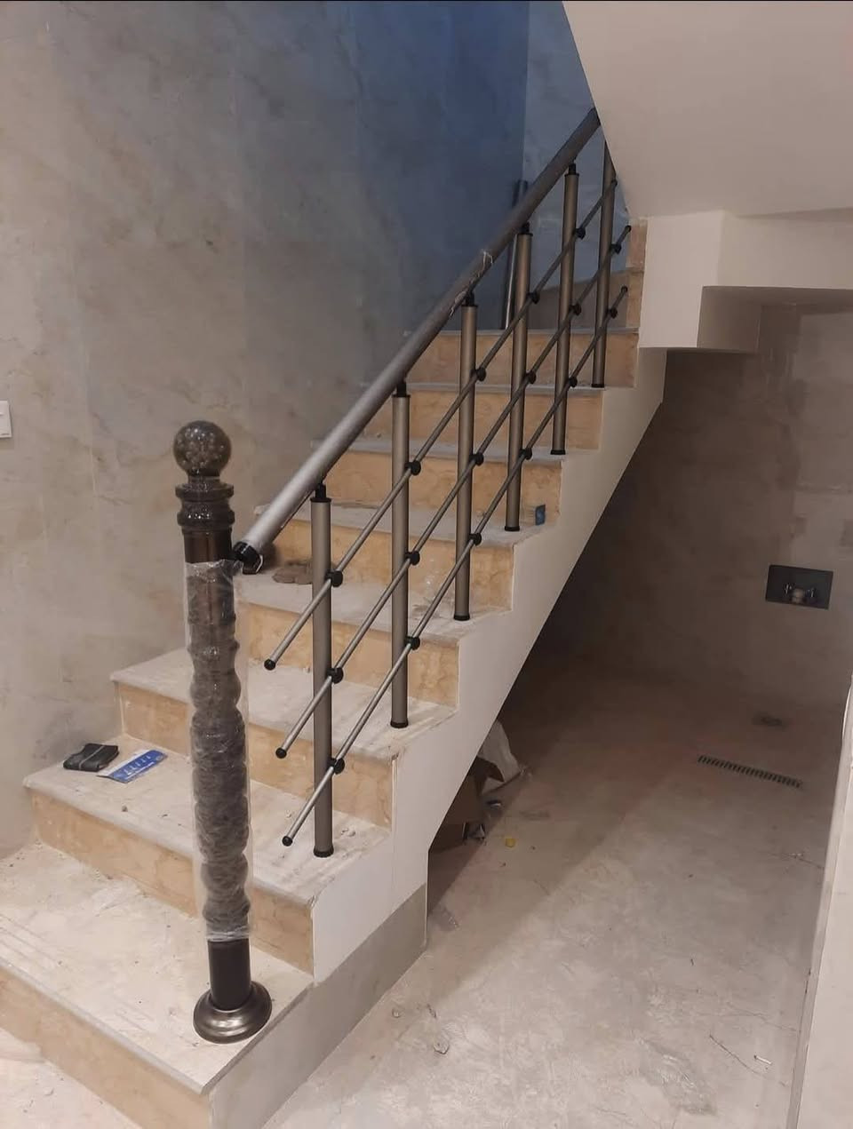 اقوه عروض للمحجرات التركيه 
صار المتر ٣٠الف فقط بين بايه وبايه عمود
٣٥الف على كل بايه عمود 
ارتفاع عالي مع اربع خطوط
سعر الدنكه العاديه ٣٥الف
سعر الدنكه المربعه ٦٥الف 
سعر الدنكه الكرستال ٨٠الف
شرط المواد تركيه درجه اولى 
تعال للشركه وشوف المواد بعينك
العنوان شارع سلام جامعه
للاتصال والاستفسال ***********
يتوفر واتساب
