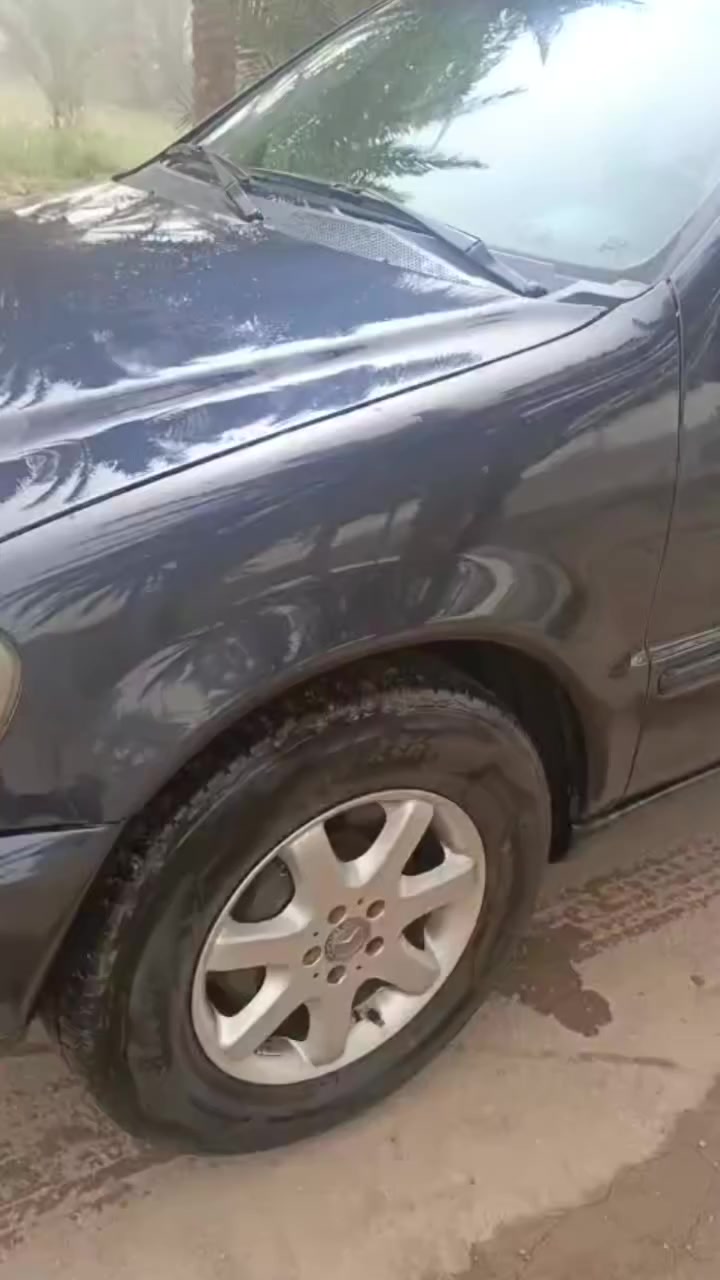 سلام عليكم 
مارسدس Lm   مديل 2001فول موصفات عده الفتحه  مثبت سرعه  تخم تير جديد  محرك كير حديه كله جديد  تدفئه تبريد  ثلج  بسمي  سنويه الغايته 30  
السعر 95  وبيه مجال 
مكان السياره ديوانيه 
***********
***********
