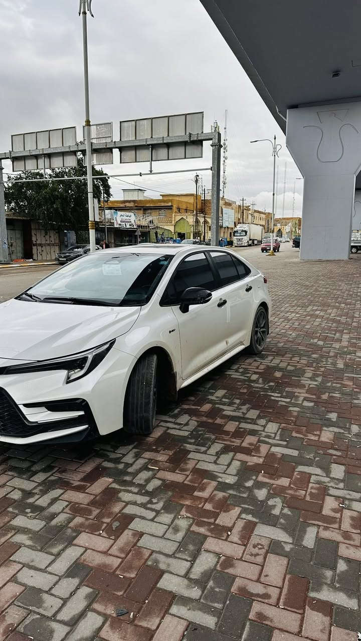 السلام عليكم 
للبيع كورلا 2025
تجميع صيني هايبرد 
 اخت الزيرو 
ماشيه الف ونص كيلو 
السياره فول مواصفات ال s
كامره خلفيه 
شاشه كبيره تدعم الكار بلي 
فتحه سقف 
تحديد مسار 
قياده ذاتيه 
يدات اسود بلادي 
ويل 18 
نقطه عمياء 
كشنات جلد لون احمر 
تحكمات استيرن 
ثلاث انظمه قياده 
نظام HOULD
كامرا خلفيه 
رادار جانبي رادار امامي رادار خلفي 
رقم بغداد بسمي السياره شرط التحويل 
محرك 1800 
السعر 24،500وبي مجال للشراي 
رقم الهاتف ***********
