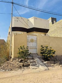 متوفر بيت جاهز للإيجار قرب فلكه سومر يبعدعن الفلكه 30 م يحتوي على غرفه...