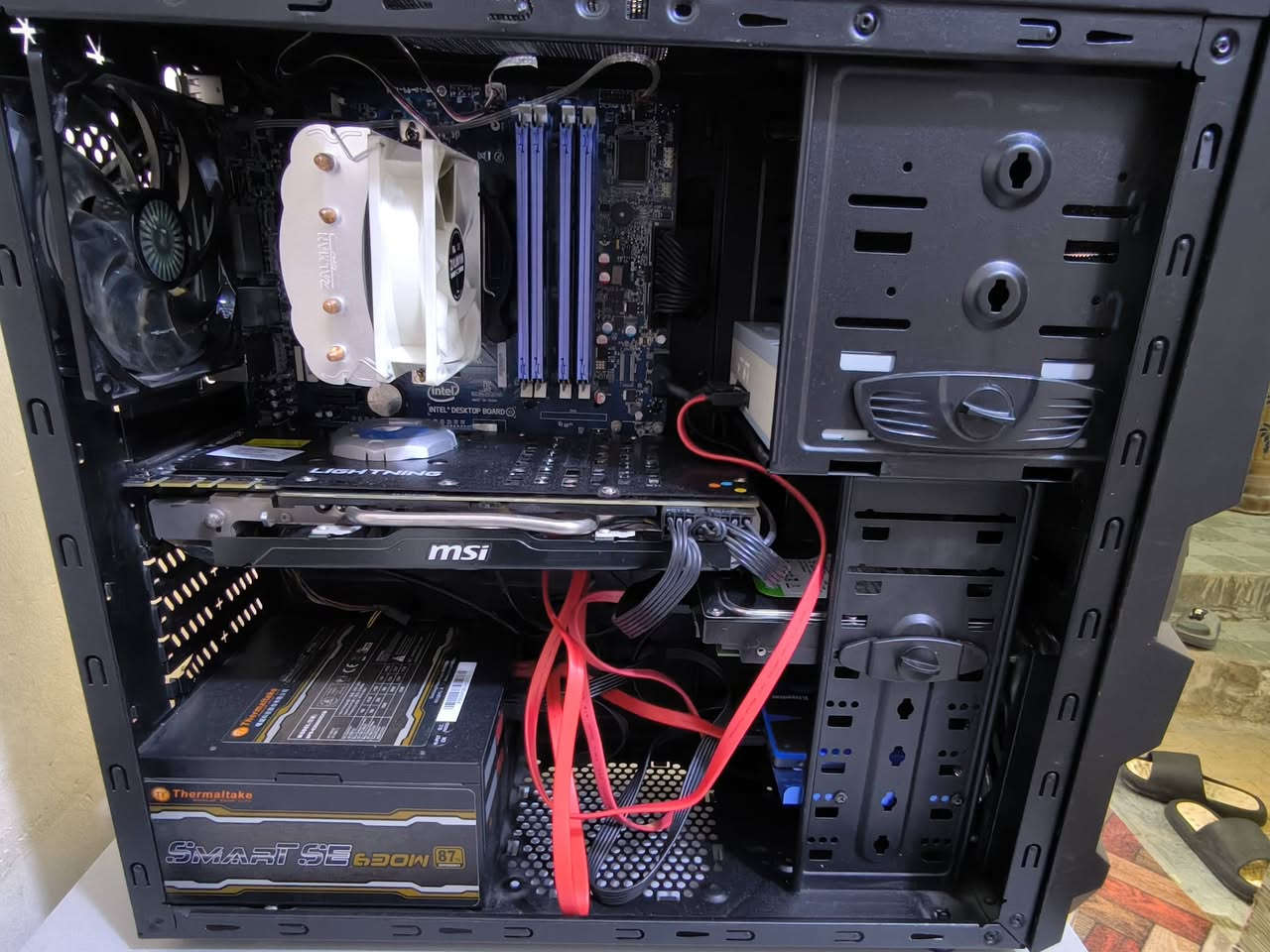 السلام عليكم حاسبة دسكتوب كيس فقط
جميع المواصفات موجودة بالصور
الكيس Cooler Master اسود ملموم
MB: Intel
CPU: core I7 Gen3 
GPU: MSI GTX 680 2GB
Ram: DDR3 2X4 8gb speed 1333
HDD: 2TB 
SSD: 120 GB hyperx
PWO: 650W thermaltake 87
2 fans with LED

المشاكل 
دكمة الباور ثابتة على التشغيل بس ماكو تاثير على أداء الجهاز
السعر 250
يوجد توصيل لجميع المحافظات ب5


**إذا كنت صاحب هذا الإعلان وتريد حذفه لأي سبب، رجاءا أرسل رسالة إلى الدعم الفني**