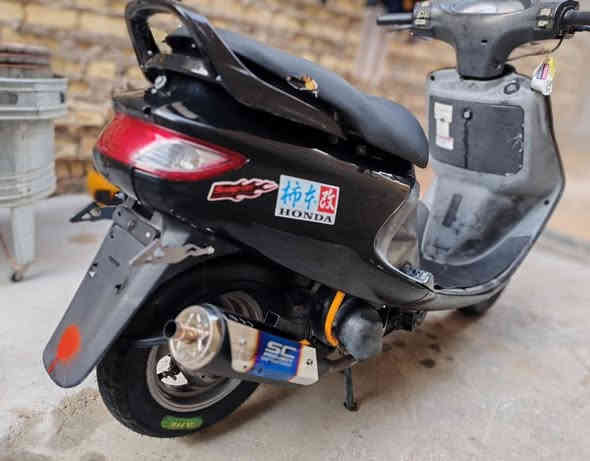 السلام عليكم 🫡 
فراشة فحل السعر ( ٥٥٠ ) وبيها مجال 
دراجه برغي معايزه شغال كلشي 
بيها شلعه ومعدل يخبلن 
مكفوله دراجه من الفتح 
اليحب يتصل ***********
