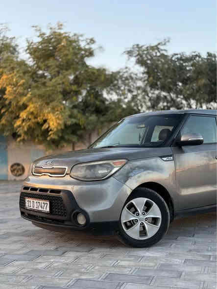 كيا صول 2015 وارد امريكي
مواصفات عادية مكينة ١٦٠٠ GDI بحالة ممتازة دهن اصلي 
بانزين محسن 

كير مكينة كفالة 
تبريد يحتاجلة غاز 

السيارة كلها جاردة مثل ما موضح وبيها دحجات ورصعات
يرادلها صبغ عام 

للبيع السعر شدة وبيها مجال بسيط 
مكان السيارة حي الجامعة او الشعب

***********
واتساب بغداد
