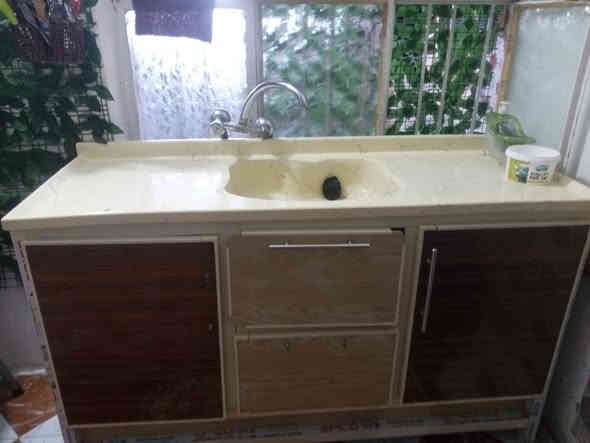 للبيع كاونتر 3متر مع السنك السعر 450 للستفسار الاتصال على الرقم ***********
